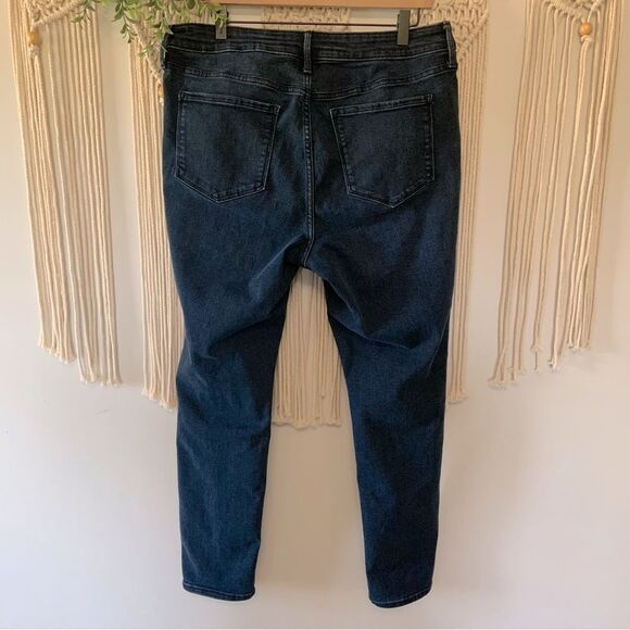 OLD NAVY Women’s Rockstar Super Skinny High Rise Dark Wash Jeans Bermuda 16 - Picture 3 of 13